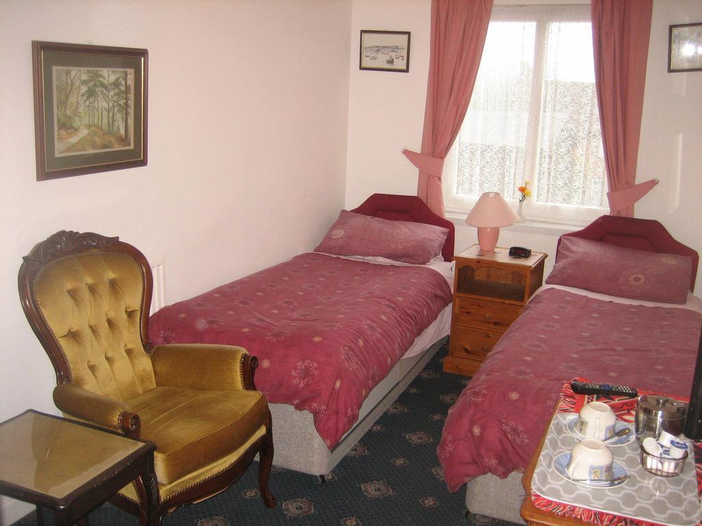 Four Seasons Guest House Pembrey Quarto foto