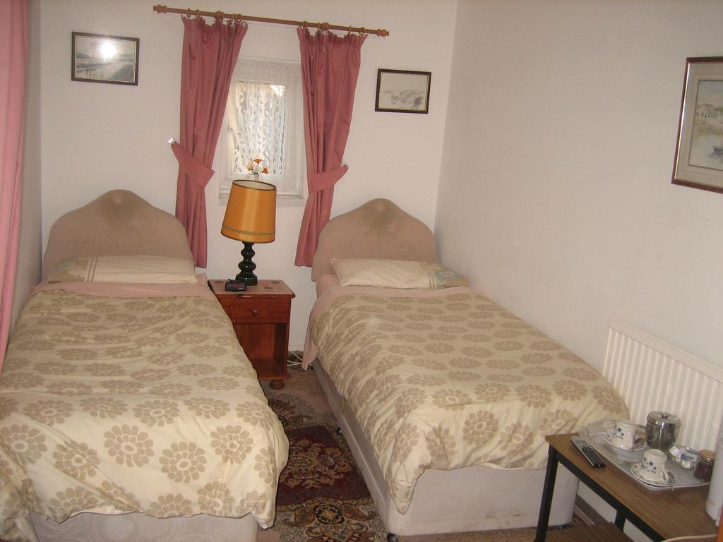 Four Seasons Guest House Pembrey Quarto foto